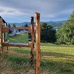 Swoboda Na Szczycie Gory Z Dala Od Miasta