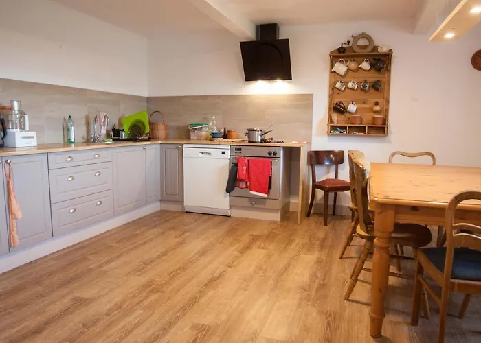 Swoboda Na Szczycie Gory W Zimie Dojazd Tylko 4x4 3* 브렌나